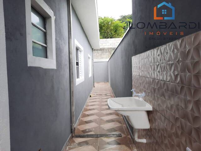 Residencial para Venda em Caraguatatuba - 4