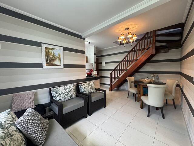 Apartamento para Venda em Ubatuba - 2