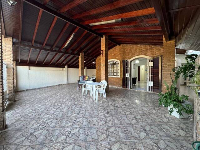 Residencial para Venda em Ubatuba - 4