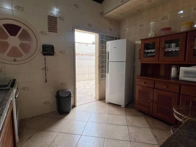 Residencial para Venda em Ubatuba - 5