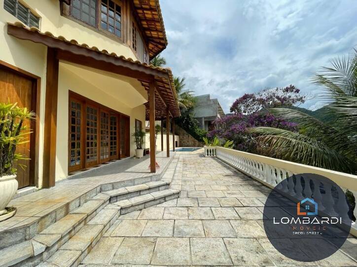 Casa, 4 quartos, 250 m² - Foto 1